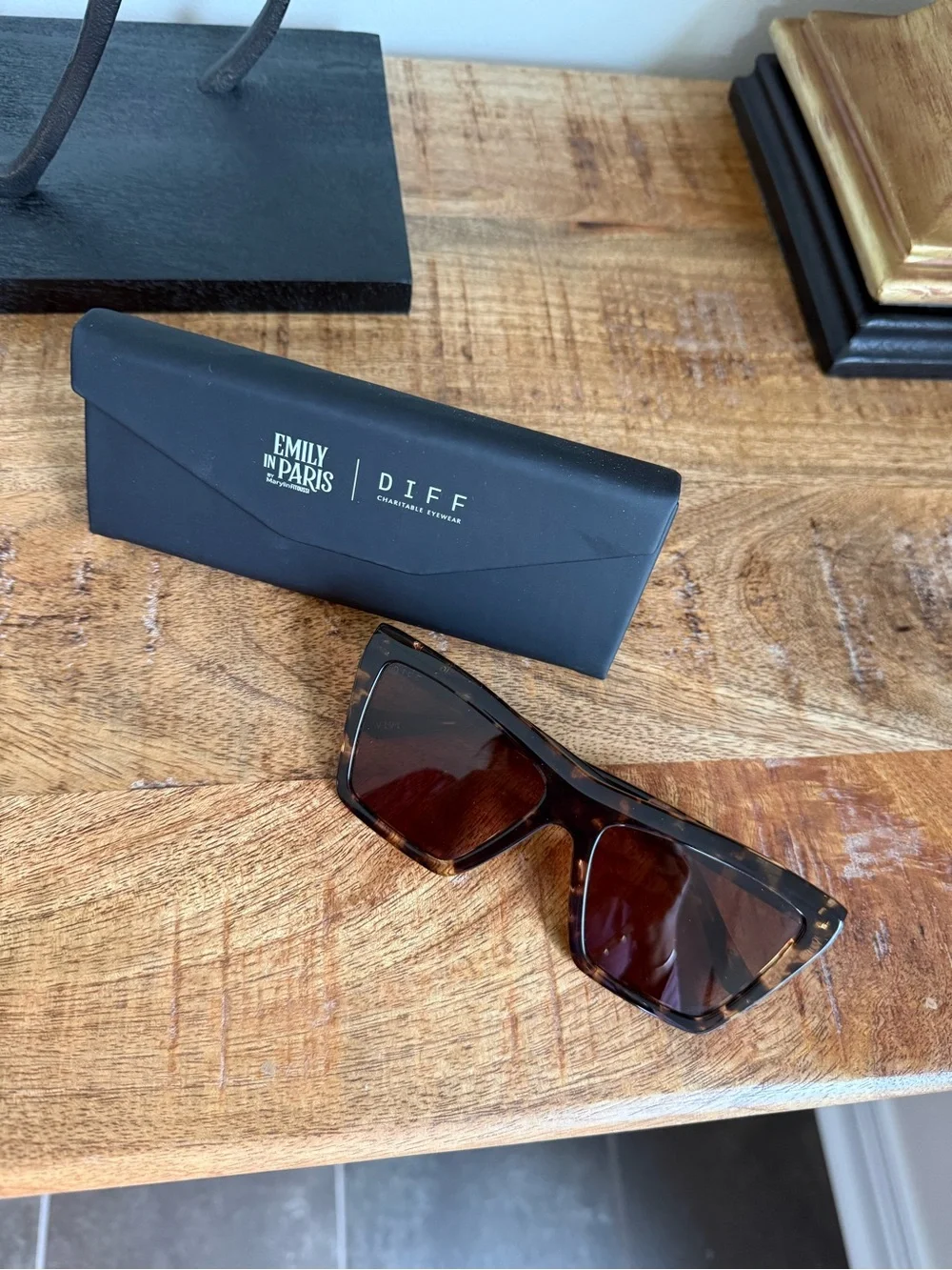 Diff Eyewear Espresso Tortoise Sunglasses - Vivi - Jessie James Decker